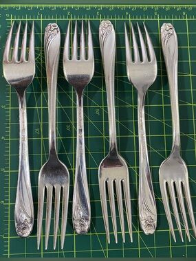 6 Vintage Silver Plated Daffodil Luncheon Forks 1847 Rogers Bros not Sterling